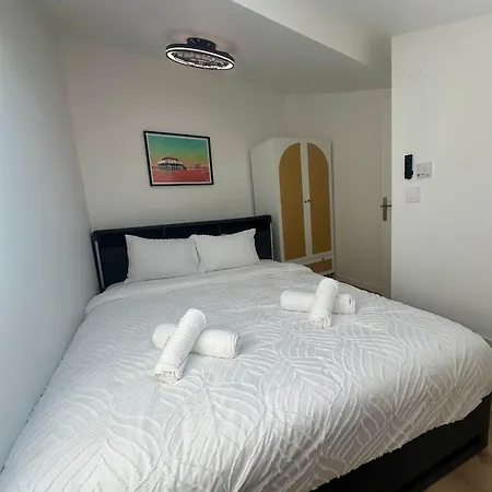 Apartment Le Nid Du Bassin Duplex Neuf Climatise A Pieds